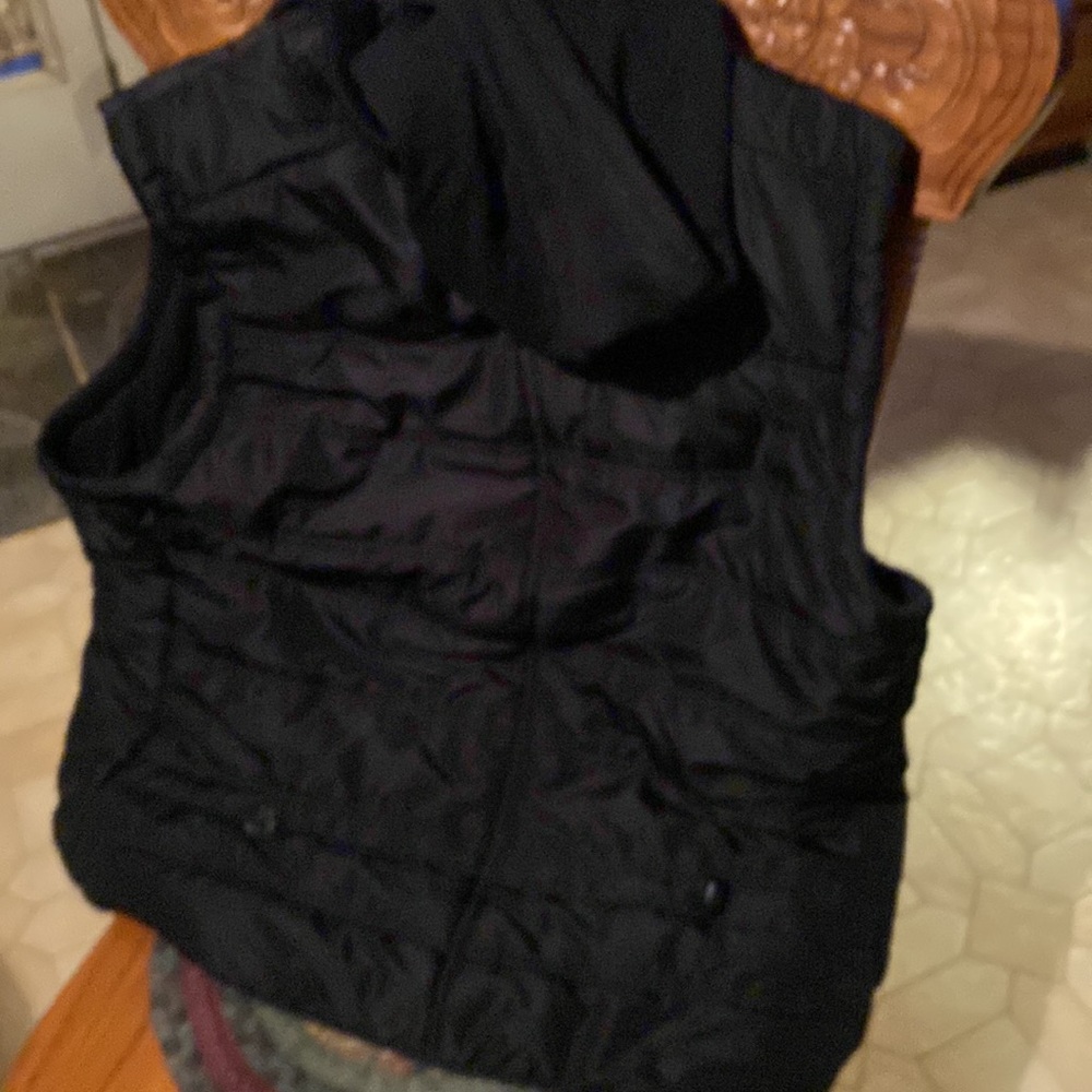 Avenue zip front utility vest with two working pockets on front bottom - Picture 2 of 3